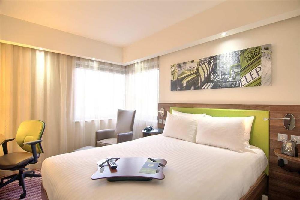 แฮมป์ตัน บาย ฮิลตัน แฟรงก์เฟิร์ต เซนเตอร์ เมสเซอ Hotel Frankfurt am Main ห้อง รูปภาพ